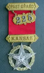 insignia_ladder-badge_Fraternal_IOOF_International-Order-Of-Odd-Fellows_Kansas_Ebay.webp