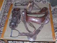 saddle_McClellan_Model1904_stamped1918_sideview.webp