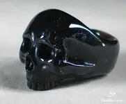 Black-Agate-Crystal-Skull-Ring-04.webp
