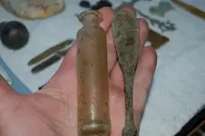 Bottle & Handle.webp Bottle & Handle.webp