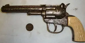 finds 2-13 hubley toy gun star.webp