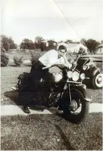 lee & bike (7).webp