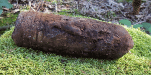 57mm US Anti-Tank round.gif