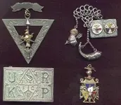 insignia_Fraternal-society_Knights-of-Pythias-Uniformed-Ranks_pins-and-buckle.webp