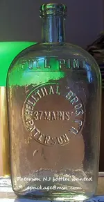 Hellthal Bro's flask full pint clear.webp