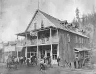 Raymond Hotel Bourne.webp
