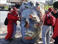 130425_giant_floating_head_660.webp