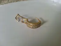 goldearring.webp