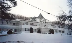 Fire in 2000 Paramount Hotel Parksville NY.webp