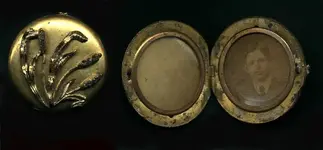 locket1.webp locket1.webp