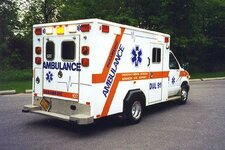 Ford_E350_ambulance2[1].jpg