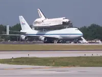 Space Shuttle 005 small.webp
