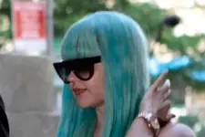 amanda-bynes-blue-hair-7913-ap_606.webp