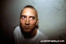 eminem-32-looks-happy_large[1].webp