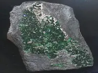 garnet_uvarovite_640x480.webp