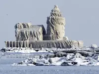 lighthouse-covered-in-ice-palace-cleveland-lake-erie-overview_30672_600x450.webp lighthouse-covered-in-ice-palace-cleveland-lake-erie-overview_30672_600x450.webp
