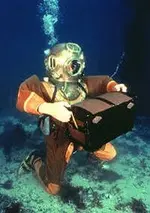 Hard-Hat-Diver.webp