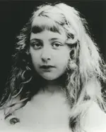 Agatha_Christie_as_a_child_No_1.webp