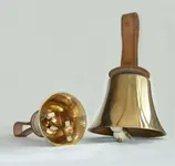 630px-Handbells_Whitechapel.webp