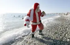santa metal detecting.webp