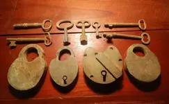 DSC_0103 locks.webp