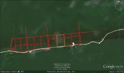 Close picture Via Google Earth parcel 150 & 152 with green & Red boundary lines.webp