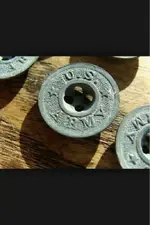 button_4-hole_US-Army-with-stars_World-War-One-uniform-pants_waistbutton.webp