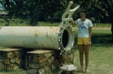 1024px-Early_diving_recompression_chamber_at_Broome,_Western_Australia.webp