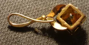 finds 2-14 pendant back.webp