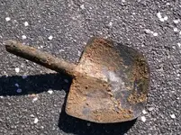 gold digging shovel v1.webp