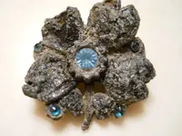flower pin found 4-26-2014.webp