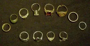 11 rings T.webp