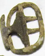 knee buckle close up.webp