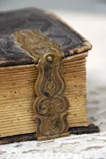bookclasp.webp