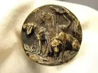 Antique-Hunting-Hound-Dogs-Picture-Button-Metal-Repousse-1-1-4-034-Bloodhound--p231867.webp Antique-Hunting-Hound-Dogs-Picture-Button-Metal-Repousse-1-1-4-034-Bloodhound--p231867.webp