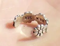 Small ear cuff.webp