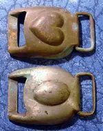 horsegear_buckle-shield_1892-patent_oval-emblem_Ebay.webp