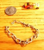 chain and mini car 002.webp