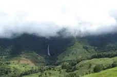 CASCADA DE GUAYQUICHUMA.webp
