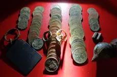 9_13_2014 2 rings 18 nickels.webp 9_13_2014 2 rings 18 nickels.webp