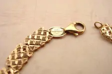 769. goldbracelet-3.webp