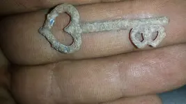 Heartkey.webp Heartkey.webp