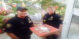 police-deliver-pie-after-pizza-hut-driver-hurt.jpg
