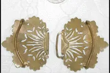 buckle_sash-buckle_ladies_Victorian-era_backview_TN_postedbyKiddo1979.webp