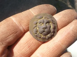 FRENCH MILITARY MEDALLION or BUCKLE COVER ??? ......and very cool bottle !!