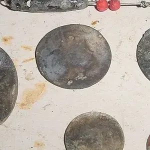 LARGE SIL.RELIG.MEDAL - 2 SIL.WASH. QUARTERS