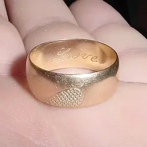 14K GOLD WEDDING BAND