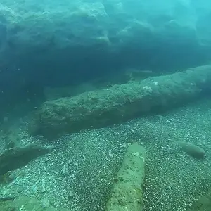 Galeon anchor 4 and cannon