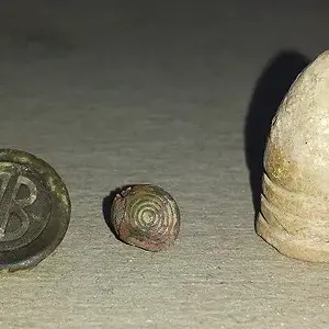 20160102 3Ringer and cufflink found with the Tejon in Copiah county.