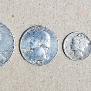 20160423 Silver coins found in Memphis with the F44.